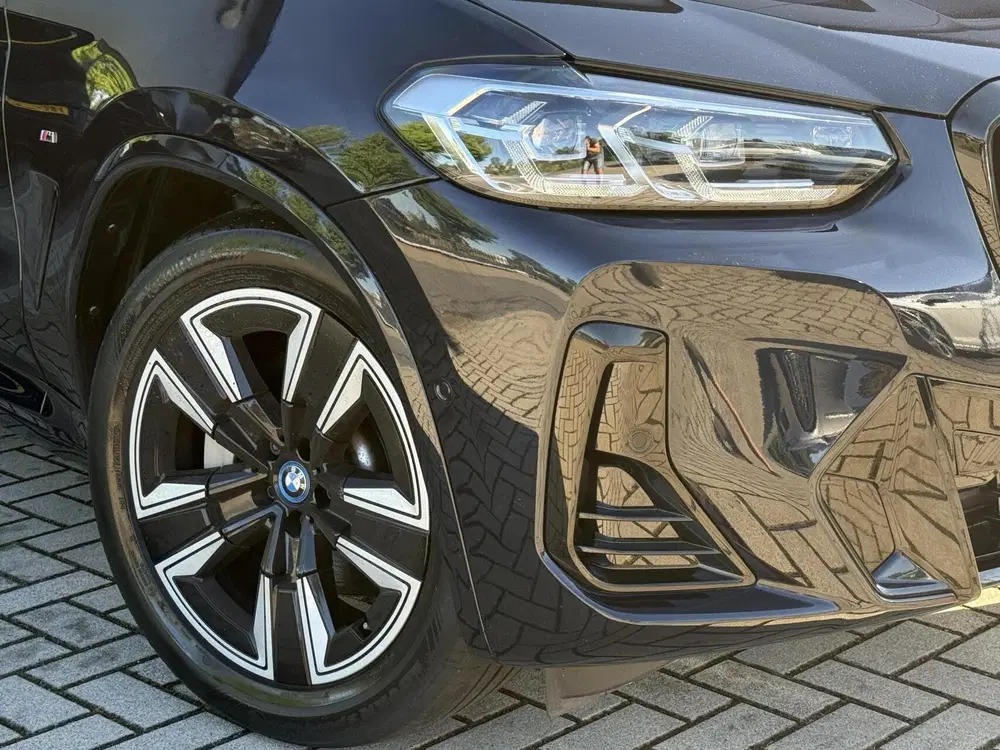 BMW iX3 80 kWh M-Sport uit 2023, foto 12