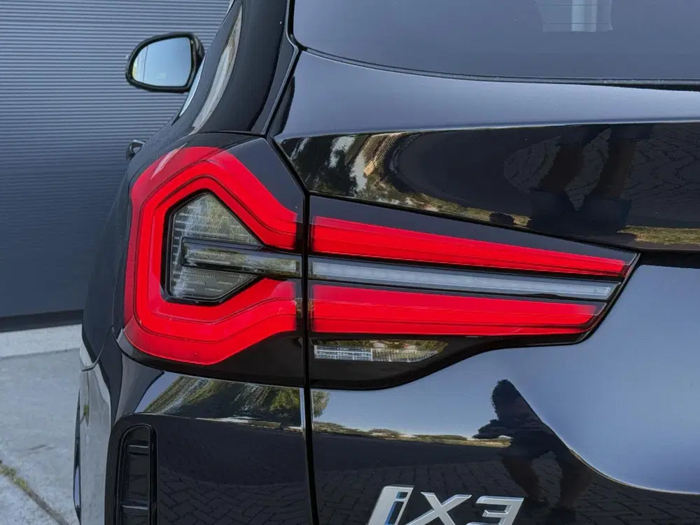 BMW iX3 80 kWh M-Sport uit 2023, foto 15