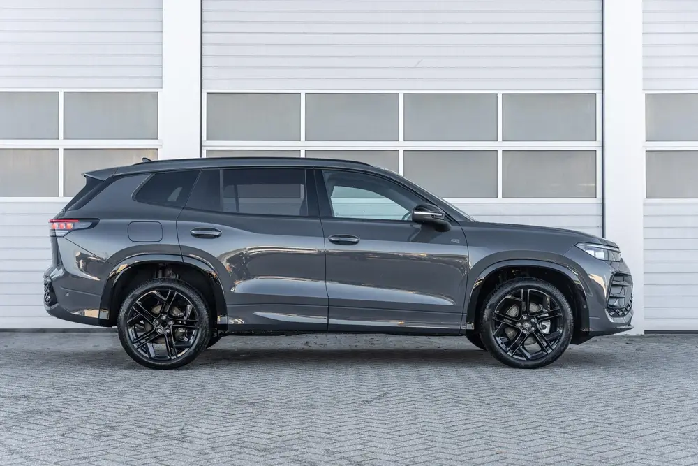 Volkswagen Tayron 1.5 eHybrid 204pk R-Line Edition | Panoram uit 2026, foto 3