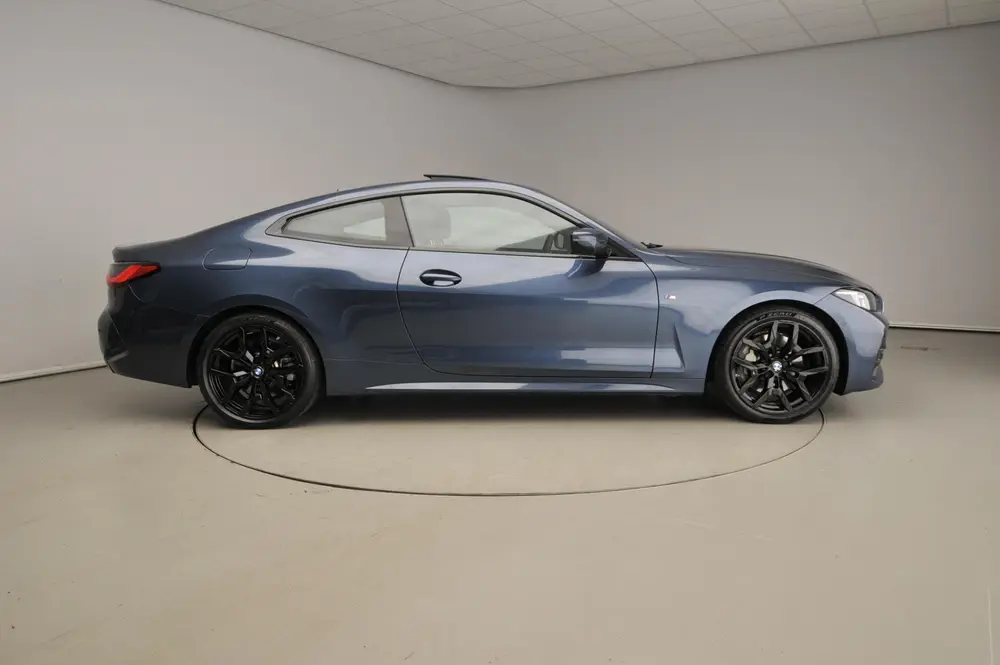 BMW 4-serie Coupé 430i xDrive uit 2025, foto 4