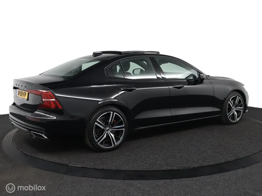 Volvo S60 2.0 Recharge T6 AWD R-Design uit 2021, foto 3