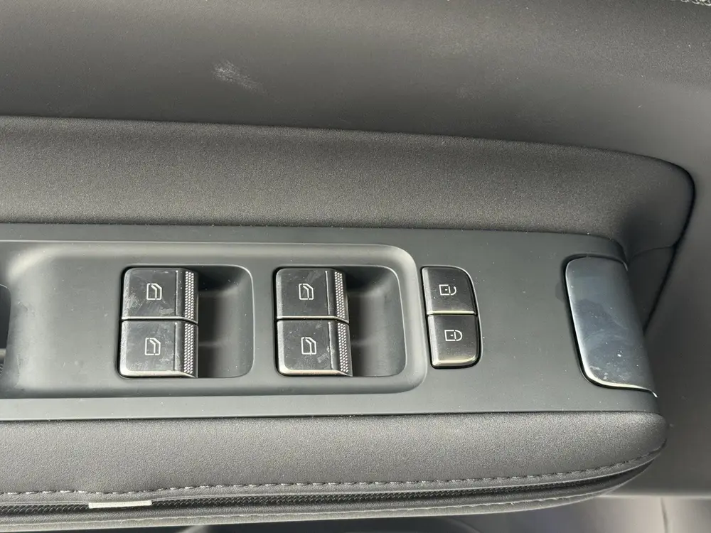 Polestar 4 Long Range Single motor 100 kWh uit 2025, foto 16