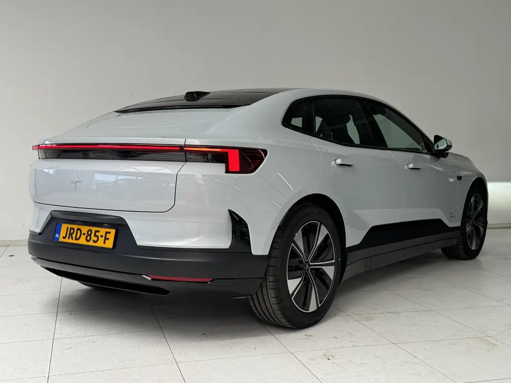 Polestar 4 Long Range Single motor 100 kWh uit 2025, foto 2