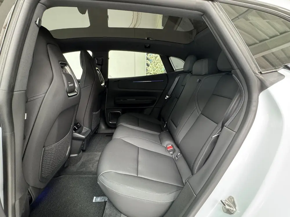Polestar 4 Long Range Single motor 100 kWh uit 2025, foto 8