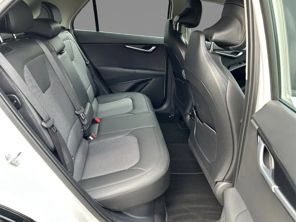 Kia Niro 1.6 GDi Hybrid DynamicLine Cruise Control uit 2024, foto 16