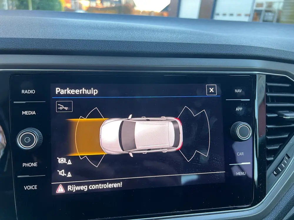 Volkswagen T-Roc 1.0 TSI Style Business Navi Camera Trekhaak uit 2022, foto 13