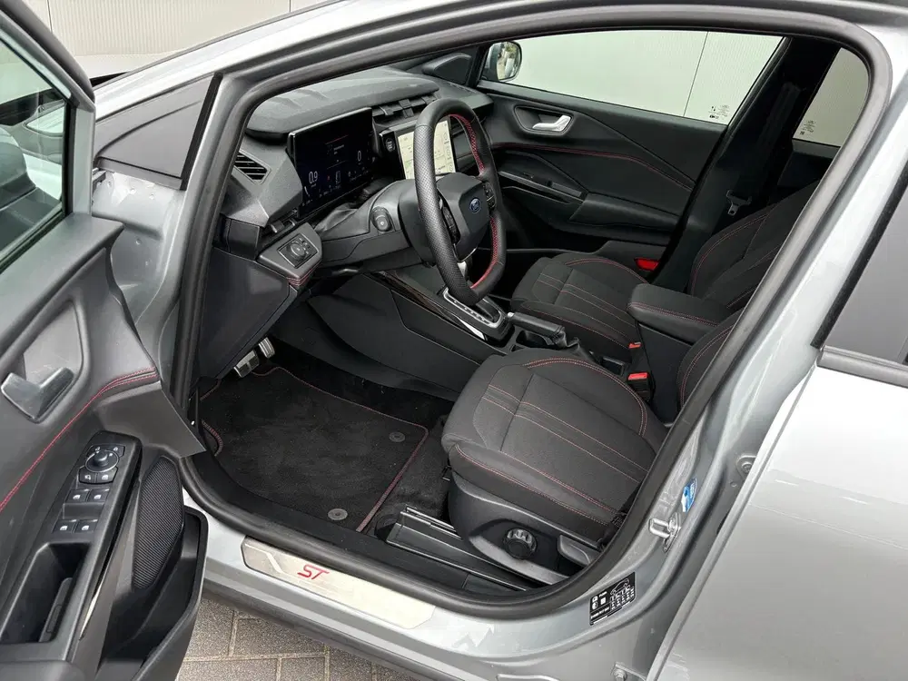 Ford Puma 155PK EcoB Automaat Hybrid ST-line 360-cam uit 2025, foto 8