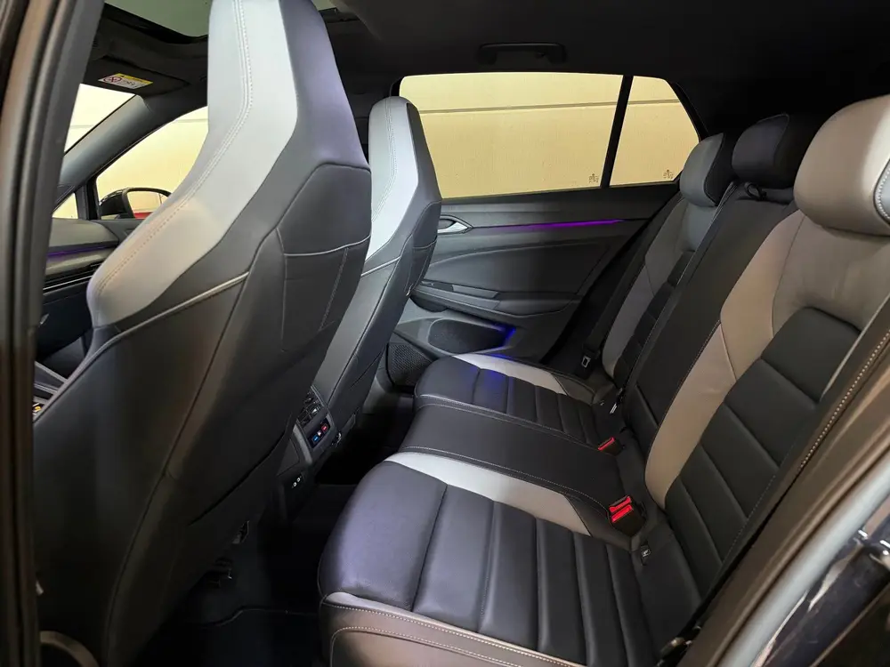 Volkswagen Golf 1.4 eHybrid GTE Pano, ACC, Sfeerverlichting uit 2021, foto 13