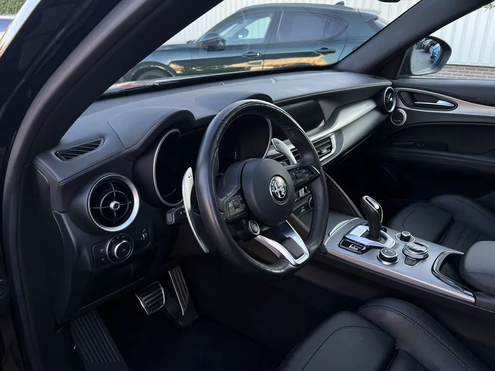 Alfa Romeo Stelvio 2.0 T GME AWD Veloce uit 2024, foto 17