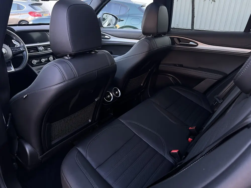 Alfa Romeo Stelvio 2.0 T GME AWD Veloce uit 2024, foto 18