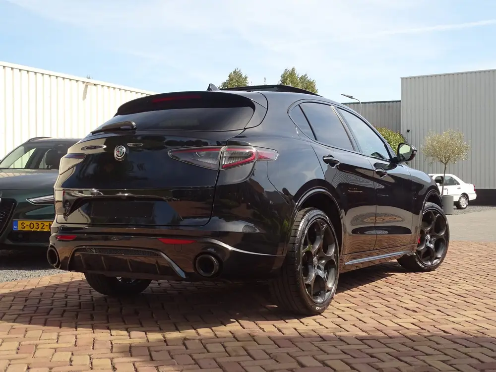 Alfa Romeo Stelvio 2.0 T GME AWD Veloce uit 2024, foto 2