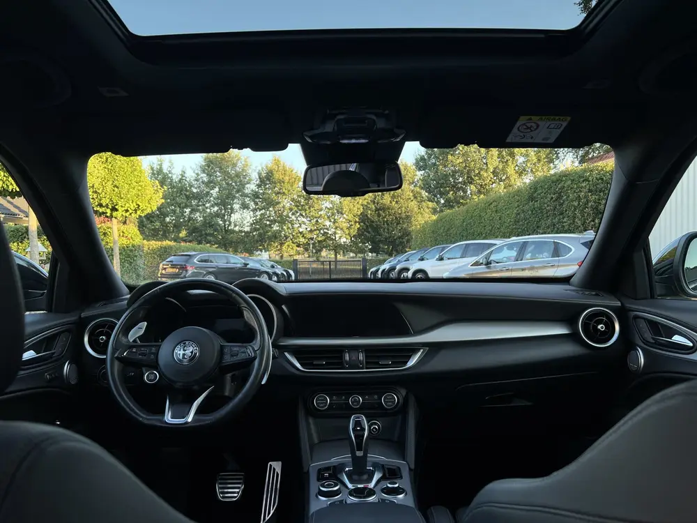 Alfa Romeo Stelvio 2.0 T GME AWD Veloce uit 2024, foto 20