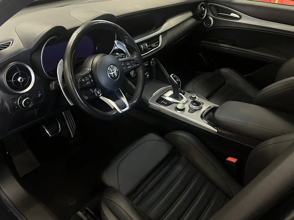 Alfa Romeo Stelvio 2.0 T GME AWD Veloce uit 2024, foto 6