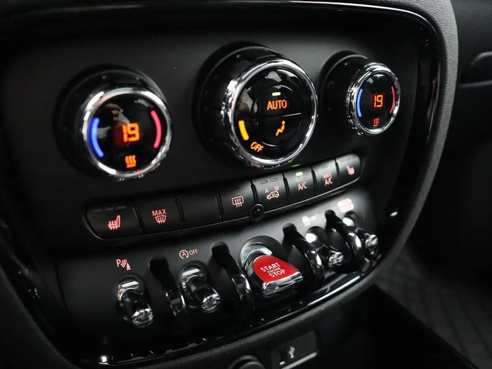 Mini Clubman JCW ALL4 Chili + Panoramadak + Harman Kard uit 2019, foto 17