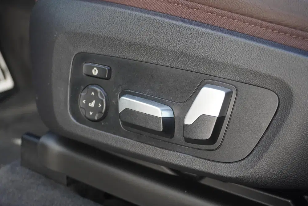 BMW iX3 uit 2023, foto 16
