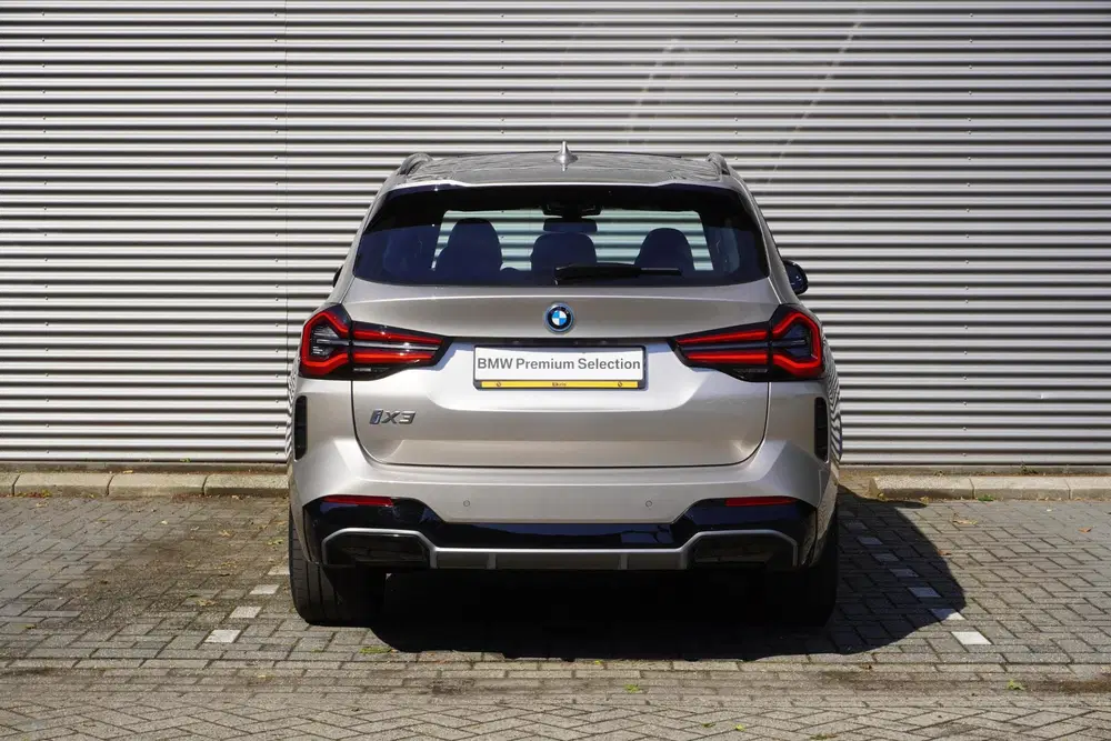 BMW iX3 uit 2023, foto 4