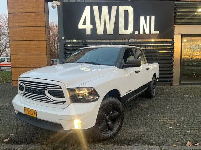 Dodge RAM 5.7 V8 4x4 Crew Cab 6 PERS CLASSIC uit 2022