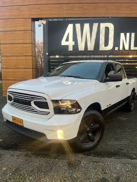 Dodge RAM 5.7 V8 4x4 Crew Cab 6 PERS CLASSIC uit 2022, foto 2