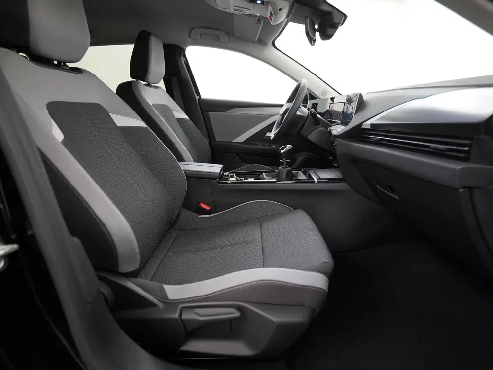 Opel Astra 1.2 Turbo Business Edition uit 2025, foto 3