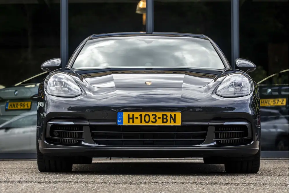 Porsche Panamera 2.9 4 E-Hybrid uit 2020, foto 2