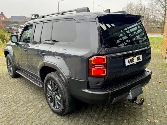 Toyota Land Cruiser 2.8 D-4D AUT 4WD EXEC SWVAN BPM VRIJ uit 2024, foto 8