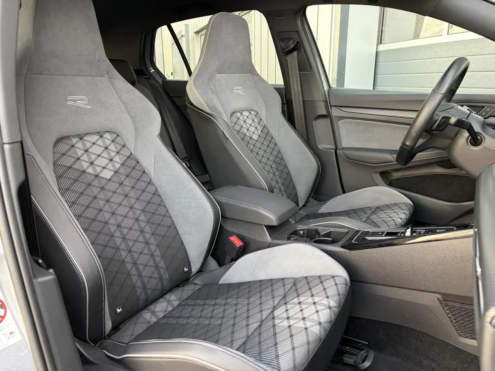 Volkswagen Golf 1.0 eTSI 110kW R-Line DSG | Pano | LED uit 2024, foto 15