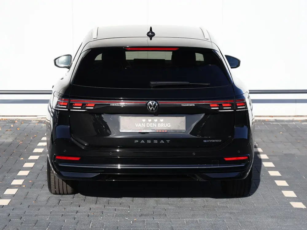 Volkswagen Passat Variant 1.5 eHybrid 272 pk Elegance | Trek uit 2025, foto 6
