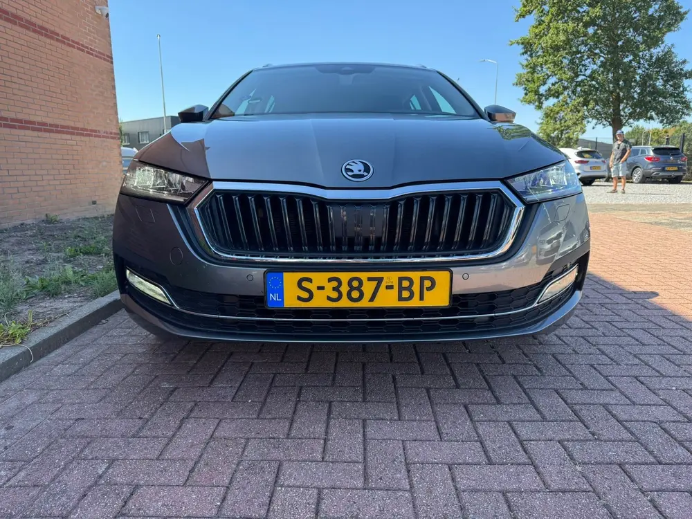 Skoda Octavia 1.0 TSI Business Edition Plus uit 2023, foto 2