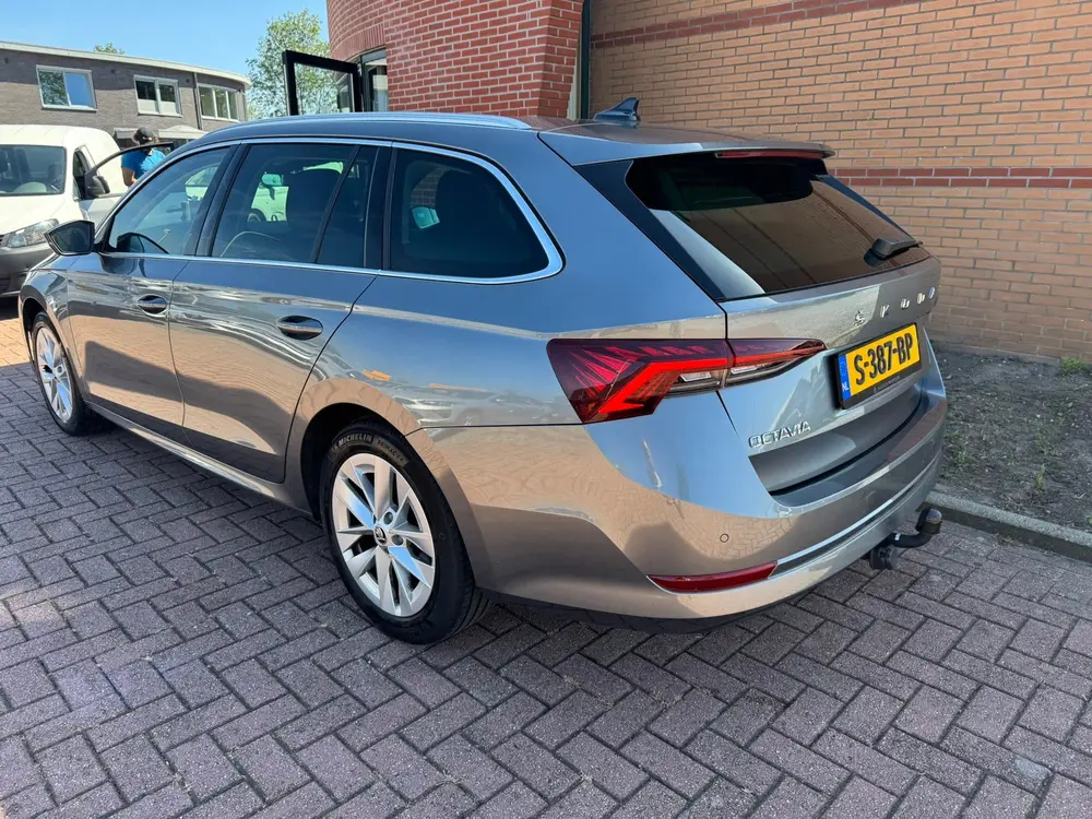 Skoda Octavia 1.0 TSI Business Edition Plus uit 2023, foto 7