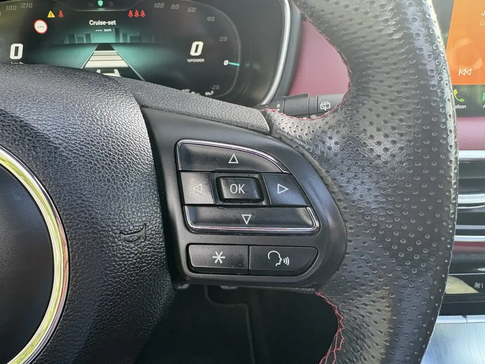 MG EHS 1.5 TGDI Luxury | Panorama Dak | Navi | Camera | Auto uit 2022, foto 16