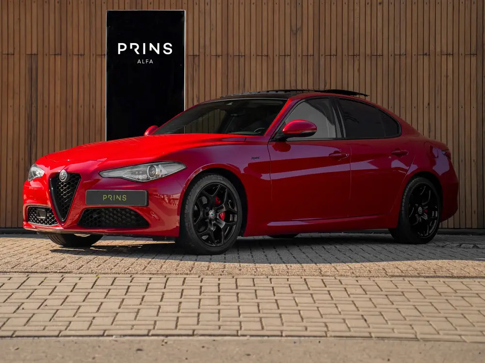 Alfa Romeo Giulia 2.2 Sprint | Panoramadak | Veloce stoelen uit 2021