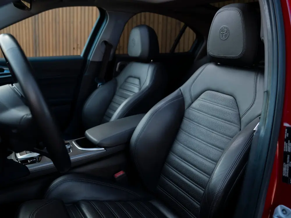 Alfa Romeo Giulia 2.2 Sprint | Panoramadak | Veloce stoelen uit 2021, foto 8