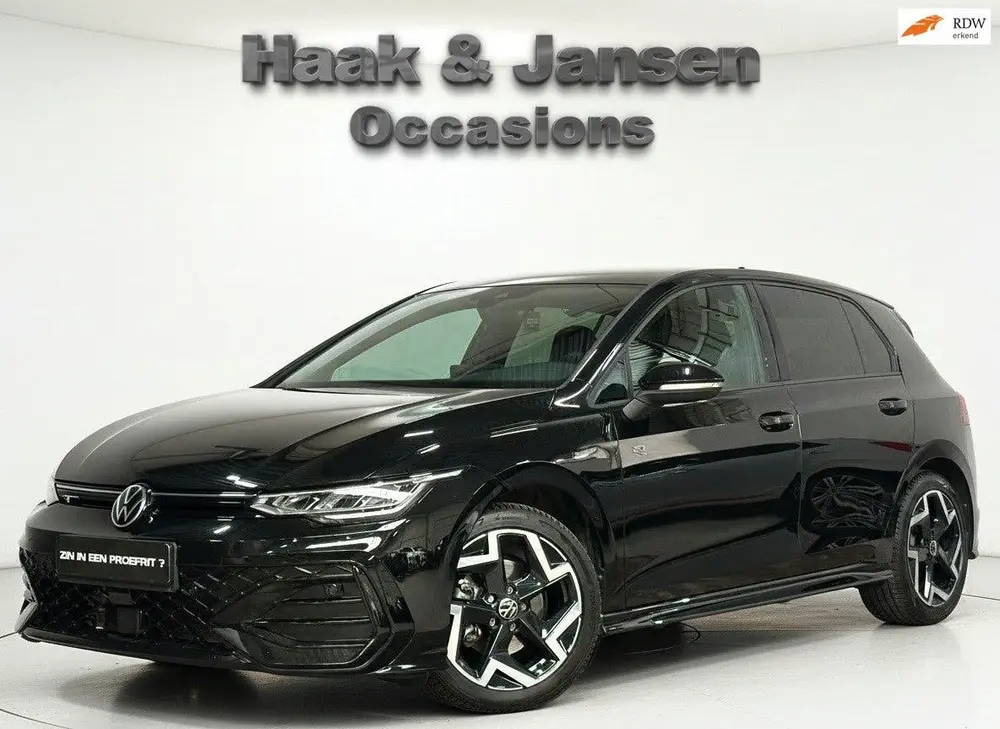 Volkswagen Golf 1.5 eTSI R-Line Edition - Inc BTW - ACC - Ca uit 2025