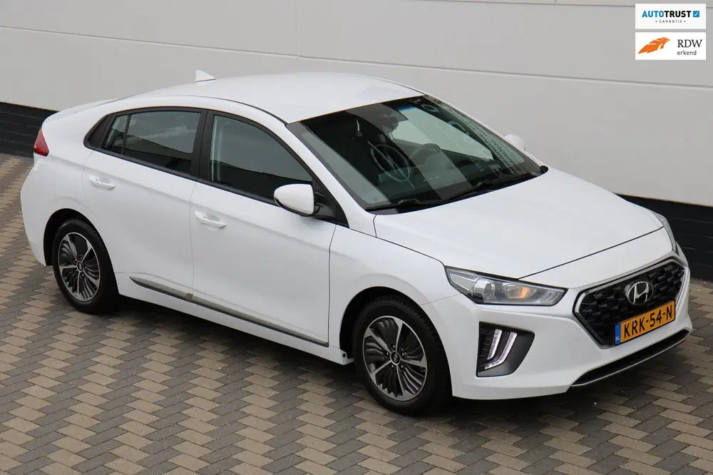 Hyundai IONIQ 1.6 GDi PHEV Carplay Camera Cruise BTW uit 2022