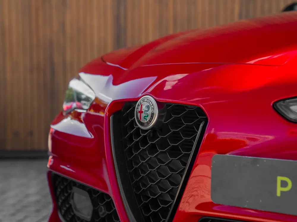 Alfa Romeo Giulia 2.0 T Veloce 280pk AWD uit 2022, foto 15