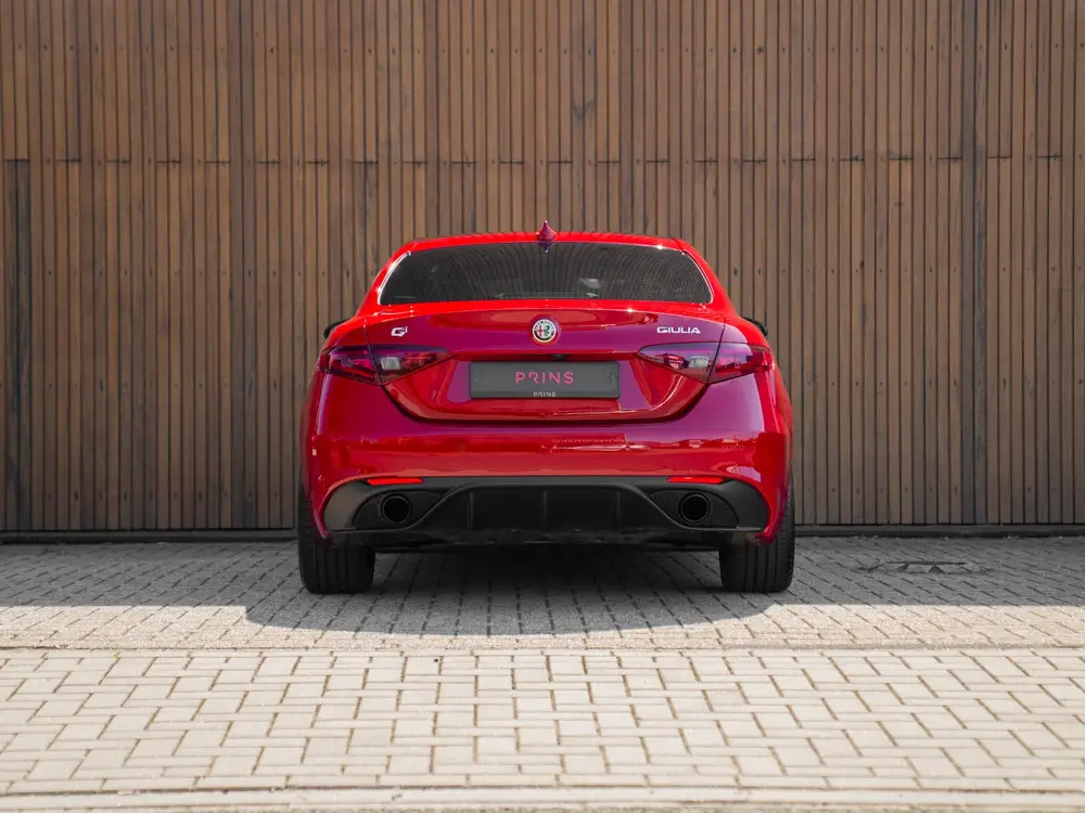 Alfa Romeo Giulia 2.0 T Veloce 280pk AWD uit 2022, foto 5