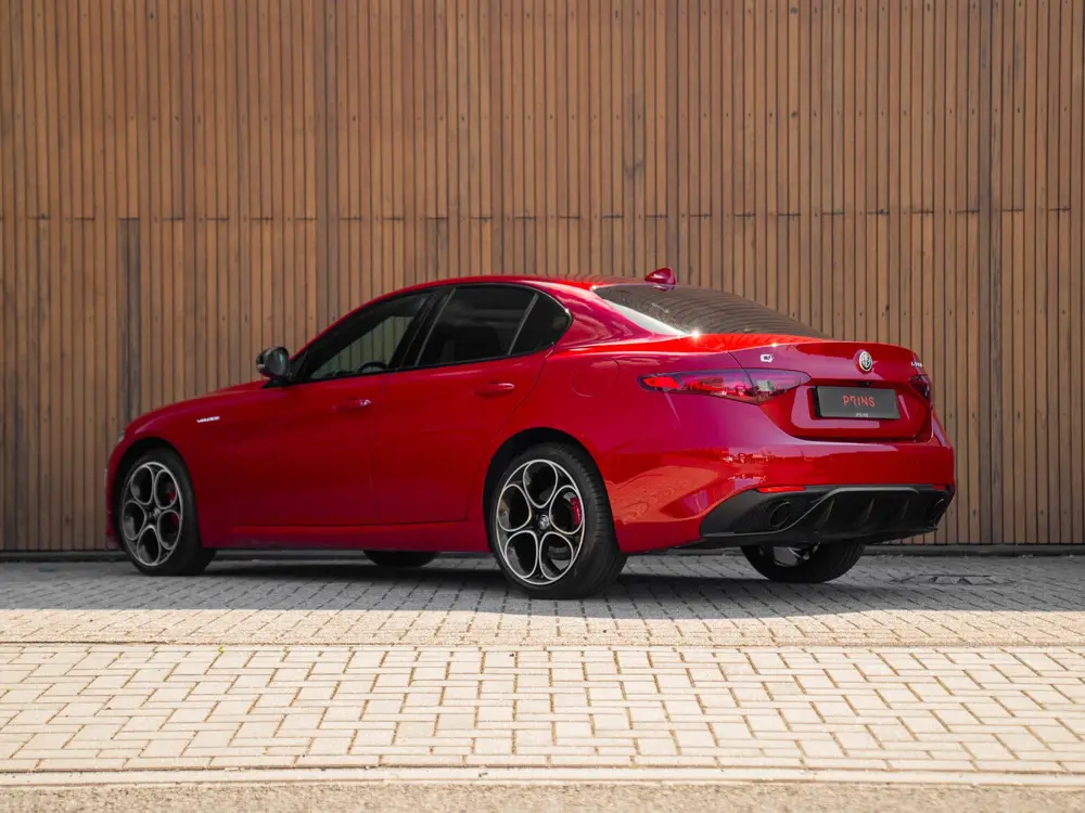 Alfa Romeo Giulia 2.0 T Veloce 280pk AWD uit 2022, foto 6