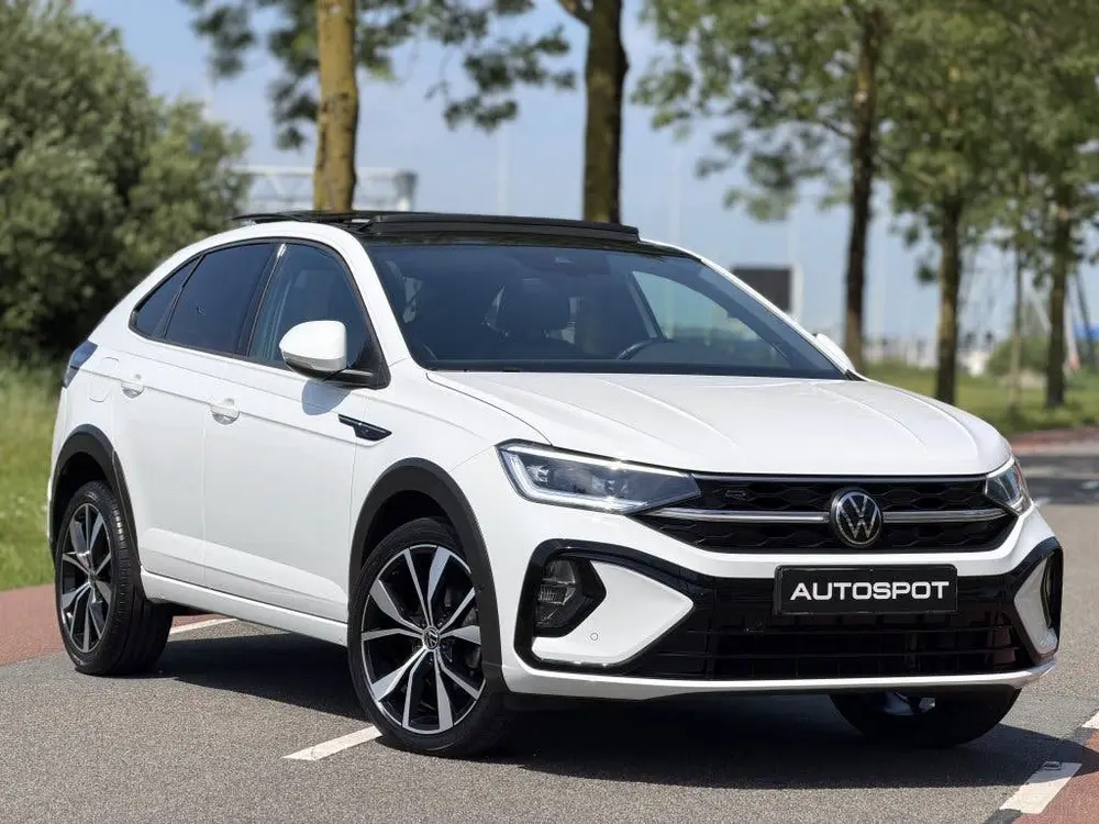 Volkswagen Taigo 1.0 TSI R-Line Pano IQ Light Keyless Beats uit 2022