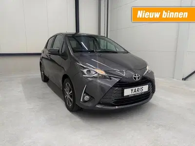 Toyota Yaris 1.5 VVT-I Y20 BJ.2019 CAMERA STOELVERW. uit 2019