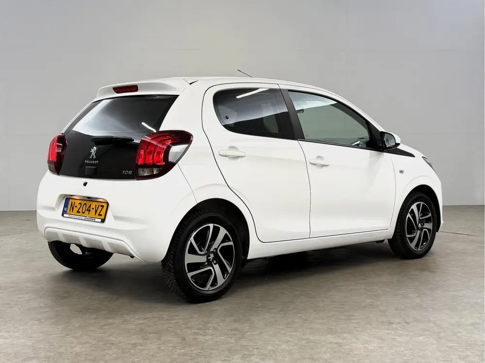 Peugeot 108 1.0 e-VTi Allure uit 2022, foto 11