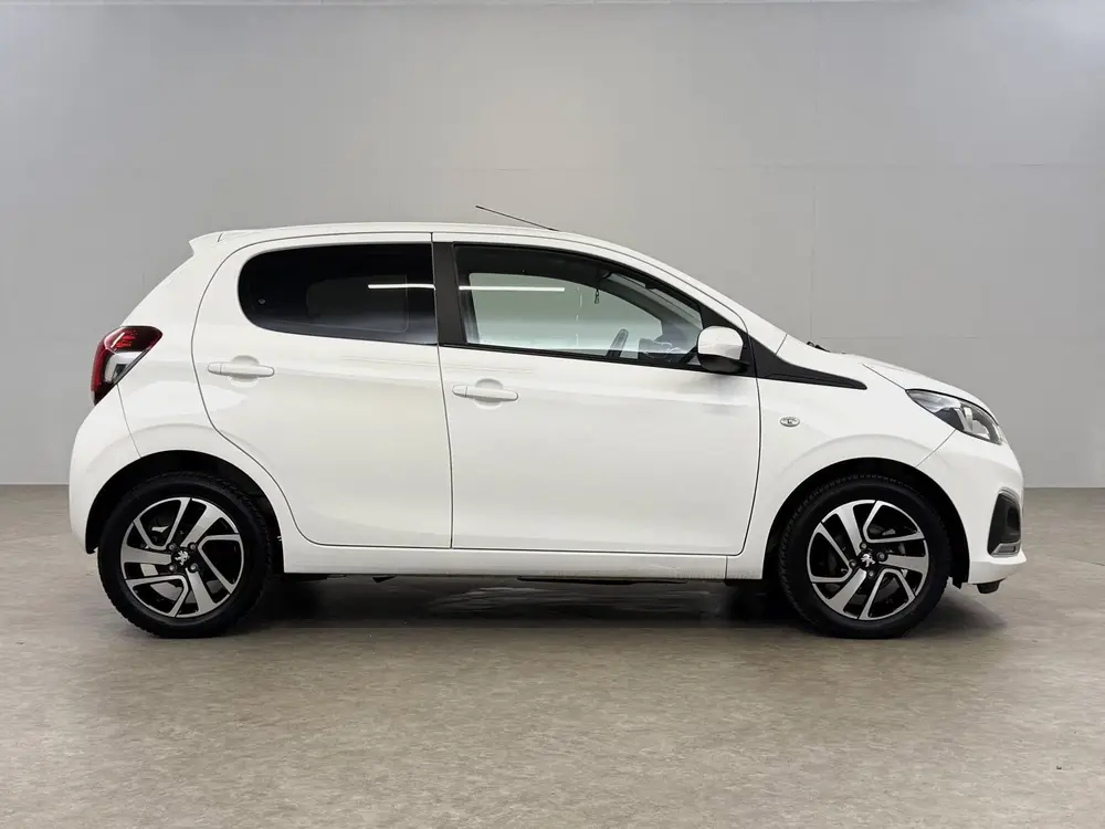 Peugeot 108 1.0 e-VTi Allure uit 2022, foto 9