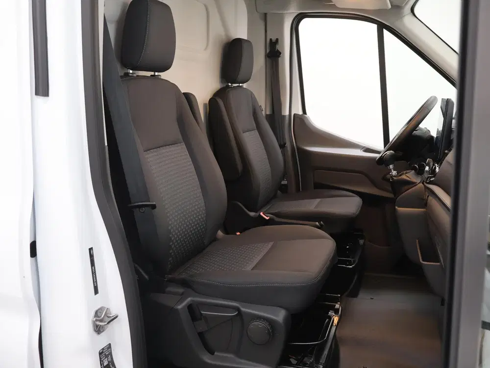 Ford Transit 350 uit 2024, foto 10
