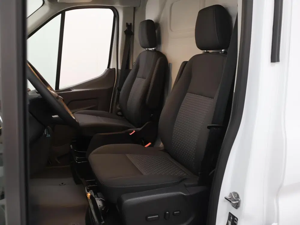 Ford Transit 350 uit 2024, foto 9