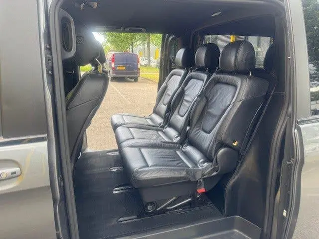 Mercedes-Benz V-Klasse 300d 4-MATIC Extra Lang DC Avantgarde uit 2020, foto 10