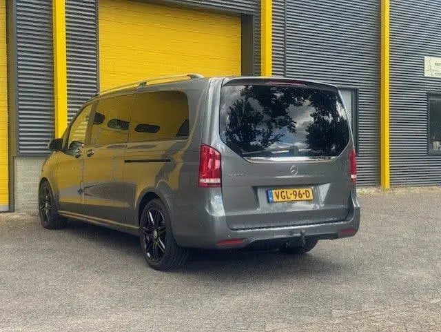 Mercedes-Benz V-Klasse 300d 4-MATIC Extra Lang DC Avantgarde uit 2020, foto 4