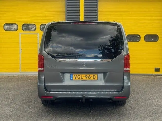 Mercedes-Benz V-Klasse 300d 4-MATIC Extra Lang DC Avantgarde uit 2020, foto 5