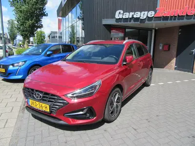 Hyundai i30 1.5 T-GDi MHEV Premium Sky uit 2021