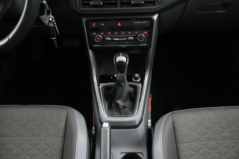 Volkswagen T-Cross 1.0 TSI AUTOMAAT I VIRTUAL I APPLE CAR-PL uit 2019, foto 20