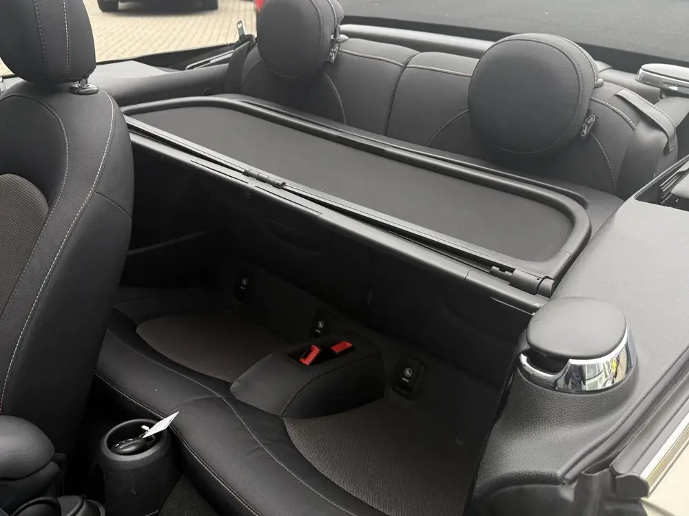 Mini Cabrio 1.5 Cooper Salt uit 2019, foto 16