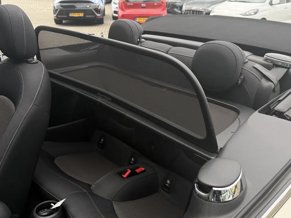 Mini Cabrio 1.5 Cooper Salt uit 2019, foto 17